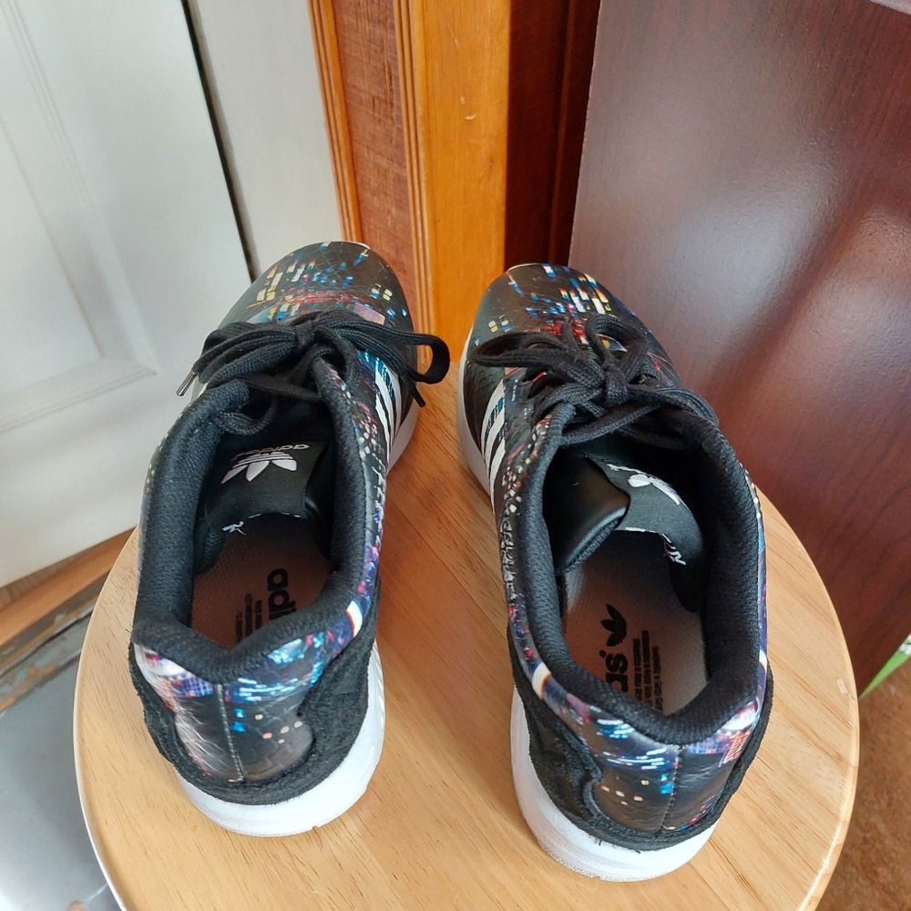 Adidas - Picture 2 of 3